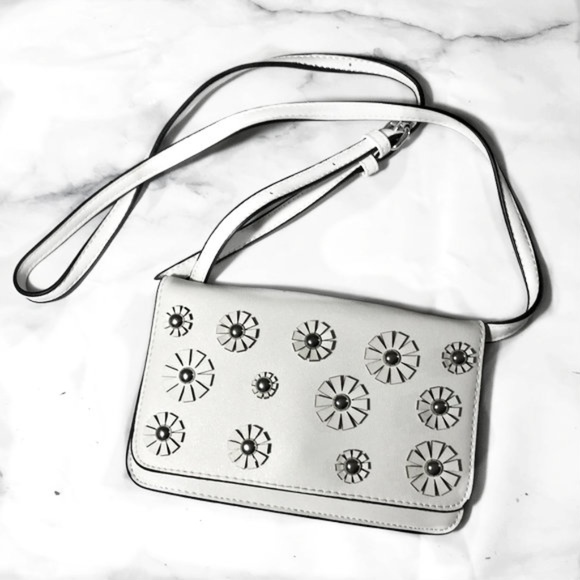 Catherine Malandrino Handbags - Catherine Malandrino White Floral Crossbody Purse